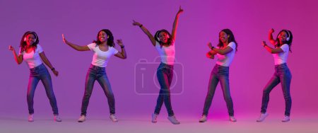 Téléchargez les photos : Collage créatif avec une femme noire heureuse dansant dans la lumière du néon, jeune femme afro-américaine joyeuse faisant différents mouvements, s'amusant sur fond de studio violet, prise de vue pleine longueur, panorama - en image libre de droit