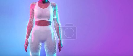 Freigeschnittene Aufnahme einer Fitness-Frau mit perfektem schlanken Körper, die weiße Fitnessbekleidung trägt, die über rosa und blauen Neon-Hintergrund im Studio steht. Sport und Bodyshaping Konzept. Panorama, Kopierraum, Collage