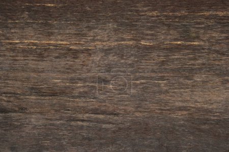 alter Holzboden mit morschen Rissen