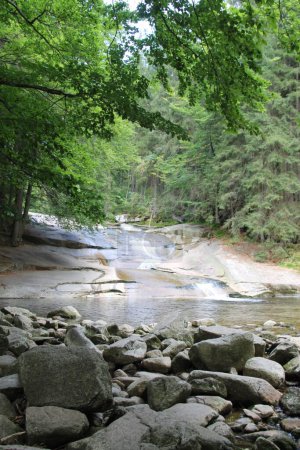 Téléchargez les photos : Mumlava waterfalls in Czech republic - en image libre de droit