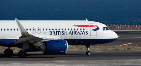 Téléchargez les photos : Tenerife, Espagne 29 juillet 2023. British Airways Airlines Airbus A320. Image d'un avion de British Airways Airlines circulant à Tenerife - en image libre de droit