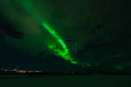 Polarlichter - Polarlichter - über dem zugefrorenen Tornetrask-See in Abisko, Schweden