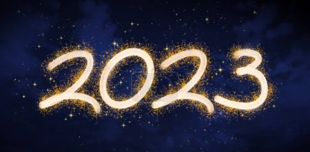 Foto de Feliz Año Nuevo 2023 fondo en el cielo nocturno . - Imagen libre de derechos