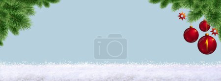 Foto de Frontera de Navidad con ramas de abeto y bolas rojas. Primer Adviento. - Imagen libre de derechos