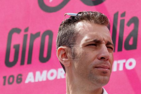 Téléchargez les photos : Vincenzo Nibali est un ancien cycliste italien, lors de la sixième étape du Giro d'Italia avec départ et arrivée à Naples. - en image libre de droit