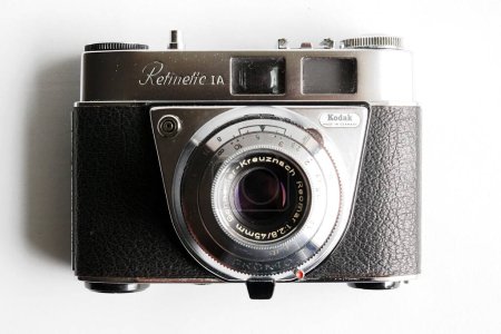 Foto de Cámara antigua Kodak Retinette Ia, fabricada en 1939, con lente Scneider-Kreuznach Reomar 45mm 1: 2.8. - Imagen libre de derechos