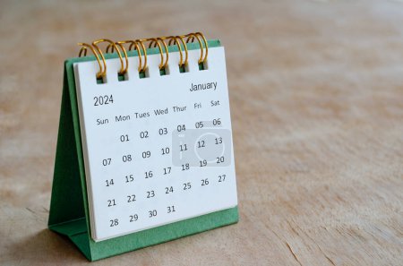 Enero 2024 calendario de mesa con espacio personalizable para texto. Conceptos de calendario y espacio de copia.