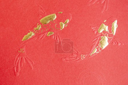 Foto de Obra de arte de pescado koi en paquete rojo. concepto de año nuevo chino. - Imagen libre de derechos