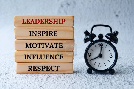 Führungspersönlichkeiten, die inspirieren, motivieren, beeinflussen und Konzepte respektieren. Führung und geschäftliche Beziehungen.