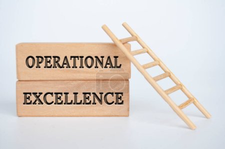 Téléchargez les photos : Operational Excellence text on wooden blocks. Business strategy concept. - en image libre de droit