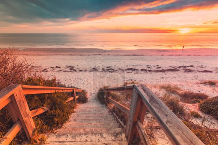 Téléchargez les photos : Henley Beach promenade au coucher du soleil, Australie du Sud - en image libre de droit