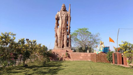 Téléchargez les photos : Statue de Dieu Shree Ram à Chandkhuri Chhattisgarh la patrie de sa mère Kaushilya - en image libre de droit