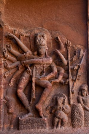 Téléchargez les photos : Badami, Karnataka, India - Oct 26 2022: Nataraja sculpture at Cave 1 of the Badami Cave Temples which are important examples of Badami Chalukya architecture - en image libre de droit