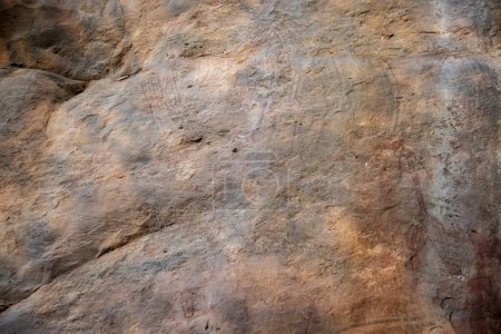 Foto de Pinturas rupestres prehistóricas en Badami en Karnataka en la India - Imagen libre de derechos