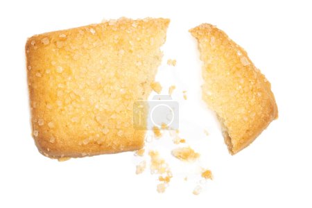 Téléchargez les photos : Écrasé de biscuits au beurre danois le biscuit au pain finlandais avec vue imprenable sur le dessus isolé sur fond blanc chemin de coupe - en image libre de droit