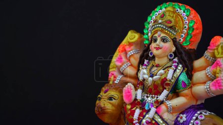 Foto de Feliz festival Durga Puja, Navaratri, celebración Dussehra. Durga Puja es un popular y importante festival religioso del hinduismo que se celebra en todo el mundo - Imagen libre de derechos