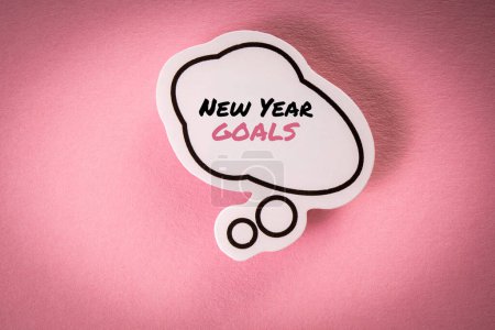 New Year Goals. Speech bubble with text on pink background.