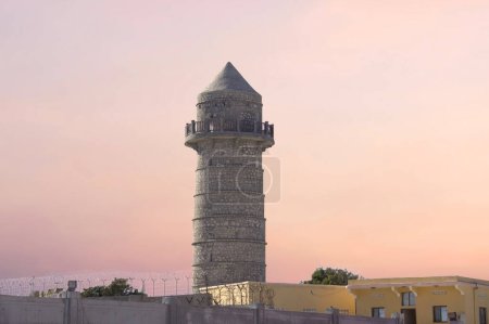 Minarett der renovierten Abdiaziz-Moschee in Mogadischu, Somalia