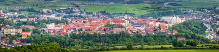 Téléchargez les photos : Levoca est une ville de Slovaquie orientale située dans la région de Preshov. La ville a un centre historique avec un mur de ville bien conservé. - en image libre de droit