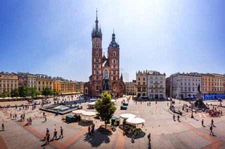 Téléchargez les photos : La vieille ville de Cracovie est le quartier central historique de Cracovie, en Pologne. C'est aujourd'hui l'un des vieux quartiers les plus célèbres de Pologne. - en image libre de droit
