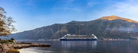 Foto de Vista a la bahía de Kotor de Montenegro - Imagen libre de derechos