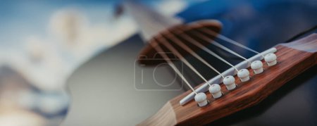 Téléchargez les photos : Affiche les parties épinglées d'une guitare acoustique. 3d, rendu, illustration, - en image libre de droit