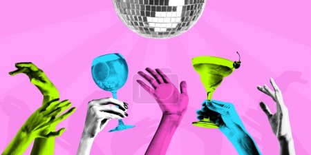 Affiche. Collage d'art contemporain. Mains levées avec des cocktails dans un club de danse. Design de style BD lumineux. Concept d'art, discothèque, fête, mode rétro, joyeux et amusant, créativité et inspirations.