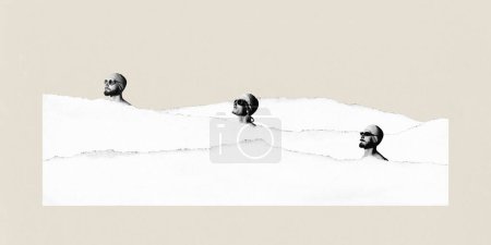 Affiche. Collage d'art contemporain. Hommes, nageurs en casquettes en filtre monochrome nageant entre des morceaux de papier blanc symbolisant l'eau. Concept de sport, compétition, victoire, championnat, force.