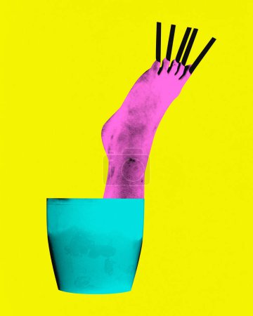 collage de arte contemporáneo. Obra surrealista en colores de moda vibrantes. El pie humano brota de la olla de turquesa. Arte pop. Concepto de representación surrealista de cosas simples, belleza, crecimiento,