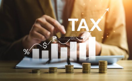 Téléchargez les photos : Tax payment and tax deduction planning concept, Individual and business strategies to reduce tax burden. Expenses, account, VAT, income tax, and property tax, Net income, money and credit - en image libre de droit