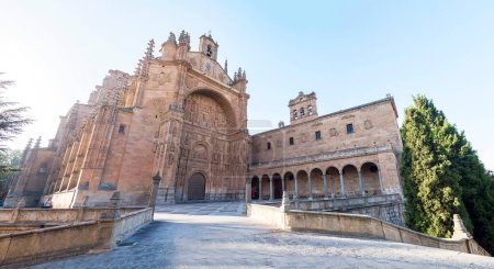 Téléchargez les photos : Vue extérieure façade du couvent San Esteban à Salamanque (Espagne)). - en image libre de droit
