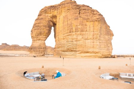 Foto de The Elephant Rock Jabal AlFil Al Ula, una ciudad de la provincia de Madinah en Arabia Saudita - Imagen libre de derechos