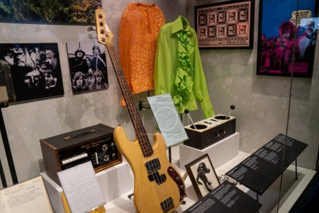 Téléchargez les photos : TORONTO, ONTARIO, CANADAS - 15 JUIN 2023 : Des artefacts exposés à Pink Floyd - leur dépouille mortelle. - en image libre de droit