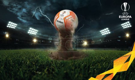 Téléchargez les photos : Pakistan, Karachi - 18 mars 2023 : UEFA Europa League match view of the official ball. Illustration de rendu 3D. - en image libre de droit