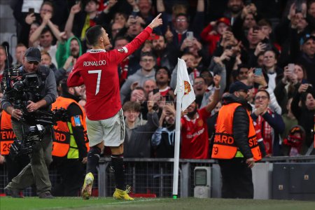 Foto de Cristiano Ronaldo celebra un gol durante el partido UEFA Europa League Manchester United vs Sheriff Tiraspol en Old Trafford, Manchester, Reino Unido, 27 de octubre 202 - Imagen libre de derechos