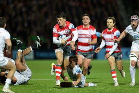 Photo for Louis Rees-Zammit of Gloucester Rugby bursts towards the Exeter Chiefs try line during the Gallagher Premiership match Gloucester Rugby vs Exeter Chiefs at Kingsholm Stadium , Gloucester, United Kingdom, 28th October 202 - Royalty Free Image