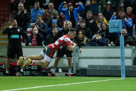 Photo for Charlie Chapman of Gloucester Rugby scores a try during the Gallagher Premiership match Gloucester Rugby vs Exeter Chiefs at Kingsholm Stadium , Gloucester, United Kingdom, 28th October 202 - Royalty Free Image