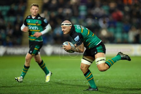 Photo for Aaron Hinkley of Northampton Saints during the Gallagher Premiership match Northampton Saints vs Exeter Chiefs at the cinch Stadium at Franklin's Gardens, Northampton, United Kingdom, 4th November 202 - Royalty Free Image