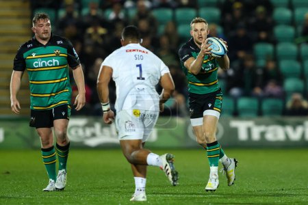Photo for Rory Hutchinson of Northampton Saints eyes up the challenge of Scott Sio of Exeter Chiefs, during the Gallagher Premiership match Northampton Saints vs Exeter Chiefs at the cinch Stadium at Franklin's Gardens, Northampton, United Kingdom, 4th Novembe - Royalty Free Image