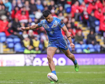 Photo for Stephen Crichton of Samoa converts for a goal during the Rugby League World Cup 2021 Quarter Final match Tonga vs Samoa at Halliwell Jones Stadium, Warrington, United Kingdom, 6th November 202 - Royalty Free Image