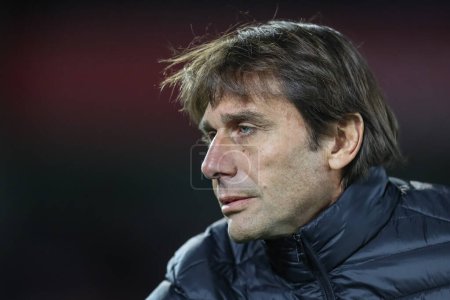 Photo for Antonio Conte manager of Tottenham Hotspur ahead of the Carabao Cup Third Round match Nottingham Forest vs Tottenham Hotspur at City Ground, Nottingham, United Kingdom, 9th November 202 - Royalty Free Image