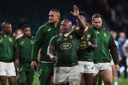 Photo for Mbongeni Mbonambi of South Africa waves to the fans at the end of the Autumn internationals match England vs South Africa at Twickenham Stadium, Twickenham, United Kingdom, 26th November 2022 - Royalty Free Image