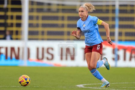 Photo for Steph Houghton #6 of Manchester City runs with the ball during the FA Womens Continental League Cup match Manchester City Women vs Sunderland AFC Women at Etihad Campus, Manchester, United Kingdom, 27th November 2022 - Royalty Free Image