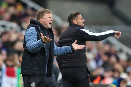Photo for Eddie Howe manager of Newcastle United reacts during the Carabao Cup Fourth Round match Newcastle United vs Bournemouth at St. James's Park, Newcastle, United Kingdom, 20th December 202 - Royalty Free Image