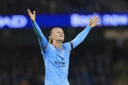 Photo for Erling Haaland #9 of Manchester City celebrates winning a free-kick during the Premier League match Manchester City vs Everton at Etihad Stadium, Manchester, United Kingdom, 31st December 202 - Royalty Free Image
