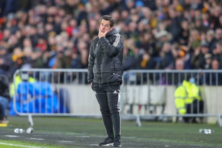 Photo for Marco Silva manager of Fulham reacts during the Emirates FA Cup Third Round match Hull City vs Fulham at MKM Stadium, Hull, United Kingdom, 7th January 202 - Royalty Free Image