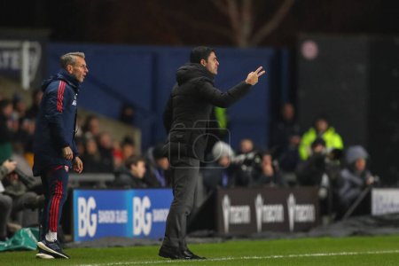Téléchargez les photos : Mikel Arteta manager of Arsenal reacts to a tackle on Fbio Vieira #21 of Arsenal during the Emirates FA Cup Third Round match Oxford United vs Arsenal at Kassam Stadium, Oxford, United Kingdom, 9th January 2023 - en image libre de droit