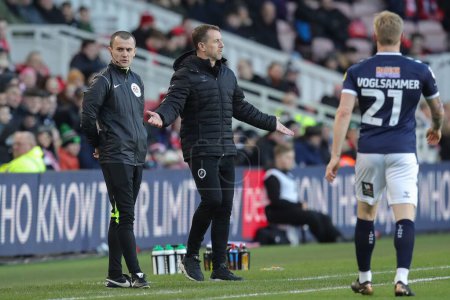 Téléchargez les photos : Gary Rowett manager of Millwall gestures and reacts during the Sky Bet Championship match Middlesbrough vs Millwall at Riverside Stadium, Middlesbrough, United Kingdom, 14th January 202 - en image libre de droit