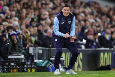 Photo for Dean Whitehead Interim Manager of Cardiff City gives his team instructions during the Emirates FA Cup Third Round replay Leeds United vs Cardiff City at Elland Road, Leeds, United Kingdom, 18th January 202 - Royalty Free Image