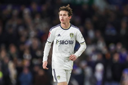 Téléchargez les photos : Brenden Aaronson #7 of Leeds United during the Emirates FA Cup Third Round replay Leeds United vs Cardiff City at Elland Road, Leeds, United Kingdom, 18th January 202 - en image libre de droit